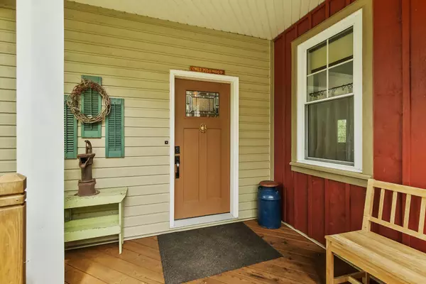 Constance Bay - Dunrobin - Kilmaurs - Woodlawn, ON K0A 3M0,500 Bayview DR