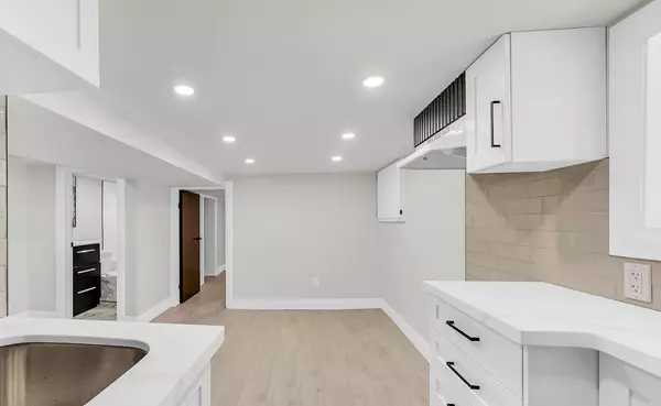 Hamilton, ON L8L 7P3,117 Rosslyn AVE N