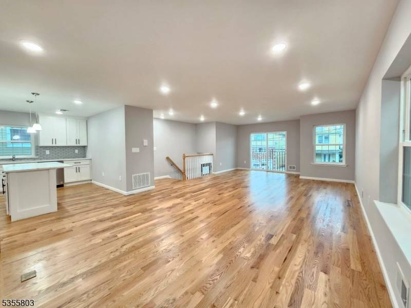 Elizabeth City, NJ 07202,122 Alton St