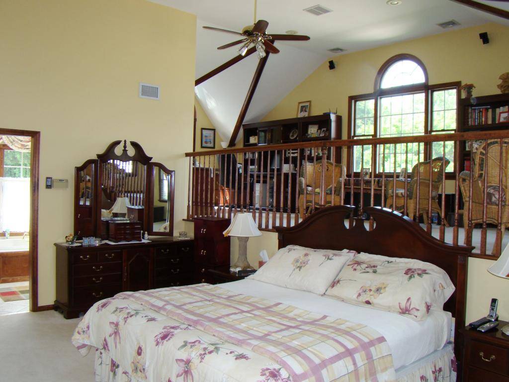 Hopatcong Boro, NJ 07821,13 Alexandria Ave