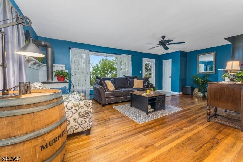 Raritan Twp., NJ 08822,4 Broad View Place