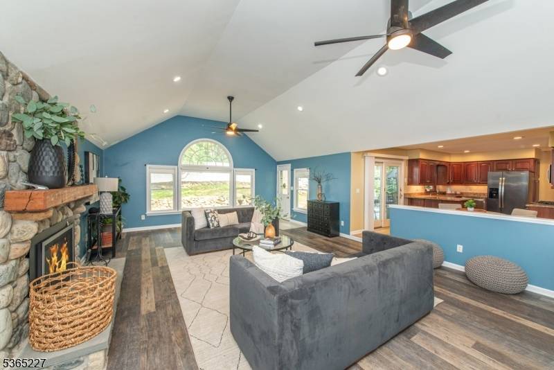 Wayne Twp., NJ 07470,40 Lake Dr