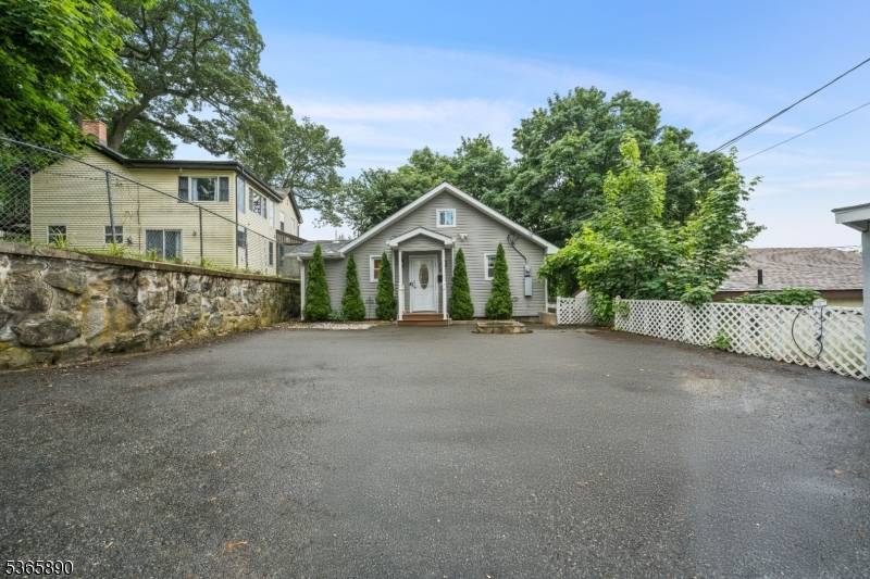 Jefferson Twp., NJ 07849,18 Lee Ave