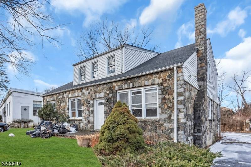 West Caldwell Twp., NJ 07006,797 Passaic Ave