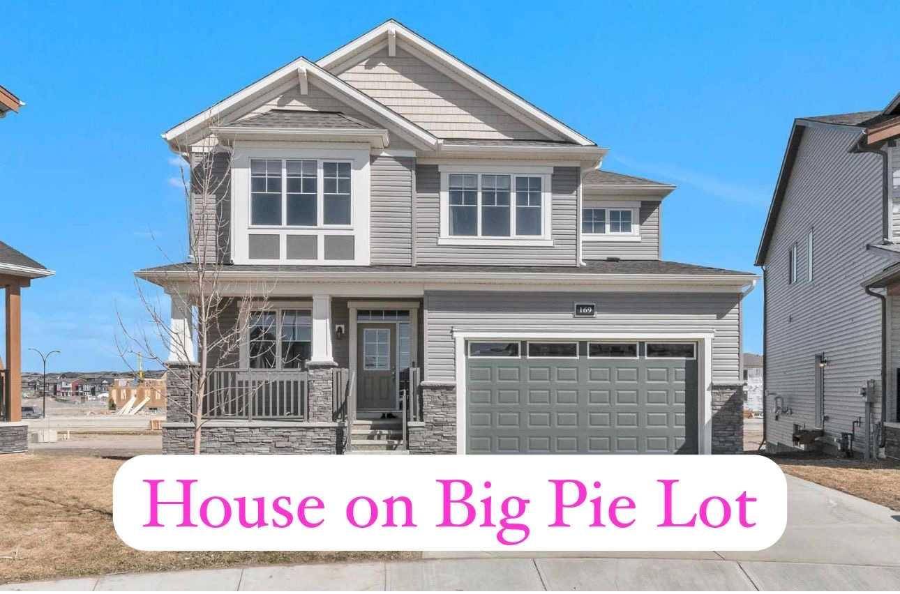 169 Carringwood Close Northwest, Calgary, AB T3P 2B2