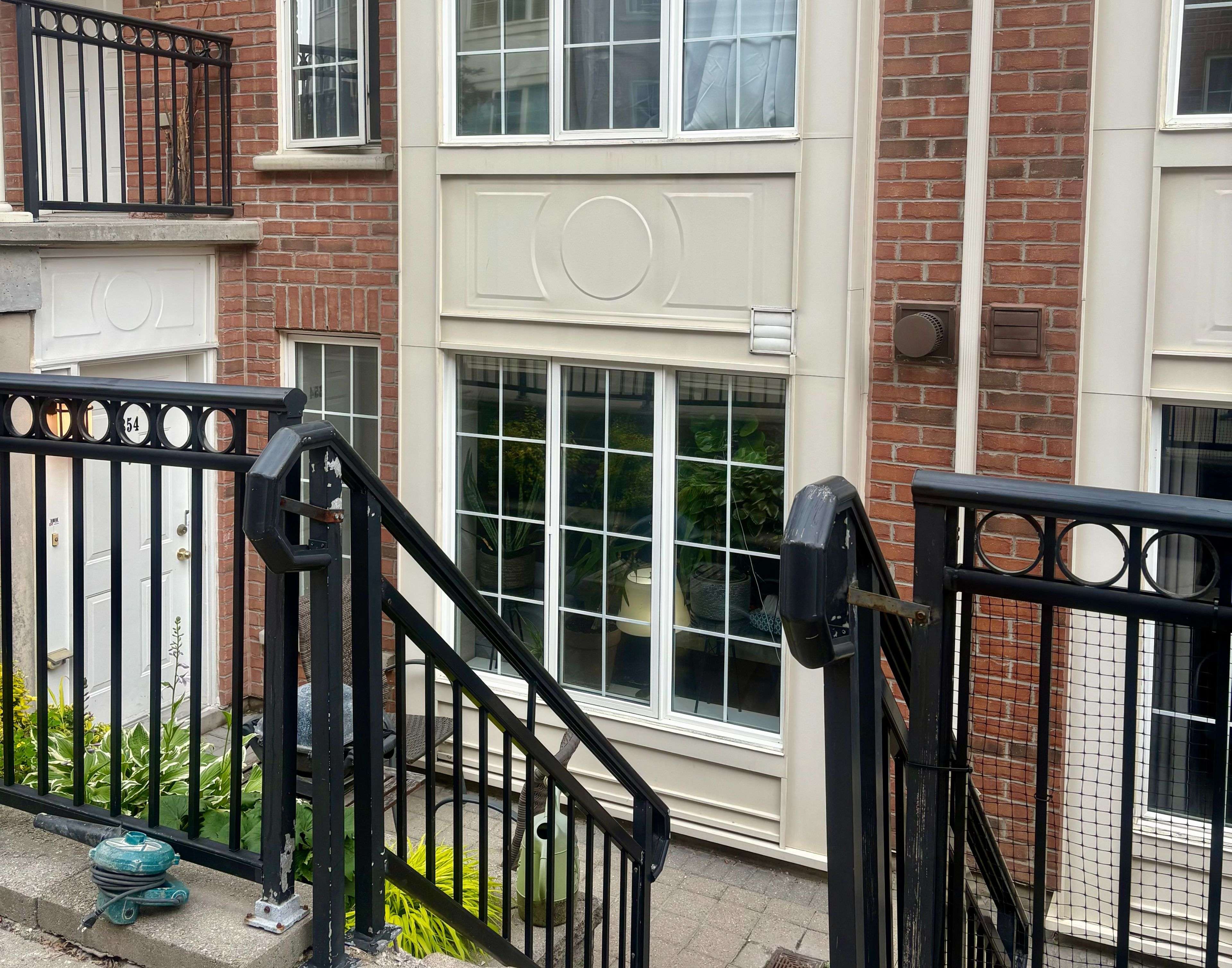 Toronto C14, ON M2N 7C2,3 Everson DR #354