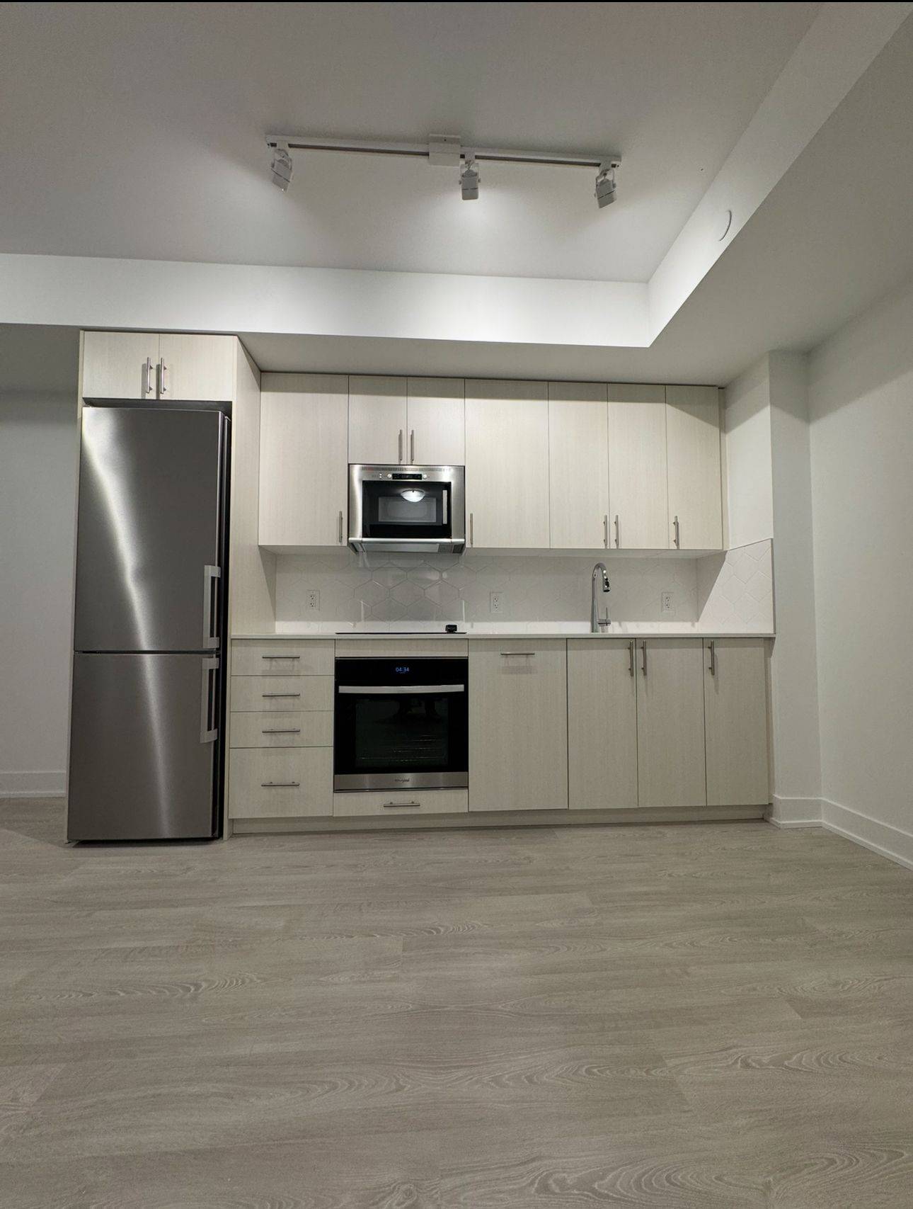 Oshawa, ON L1L 0W3,2545 SIMCOE ST N #603