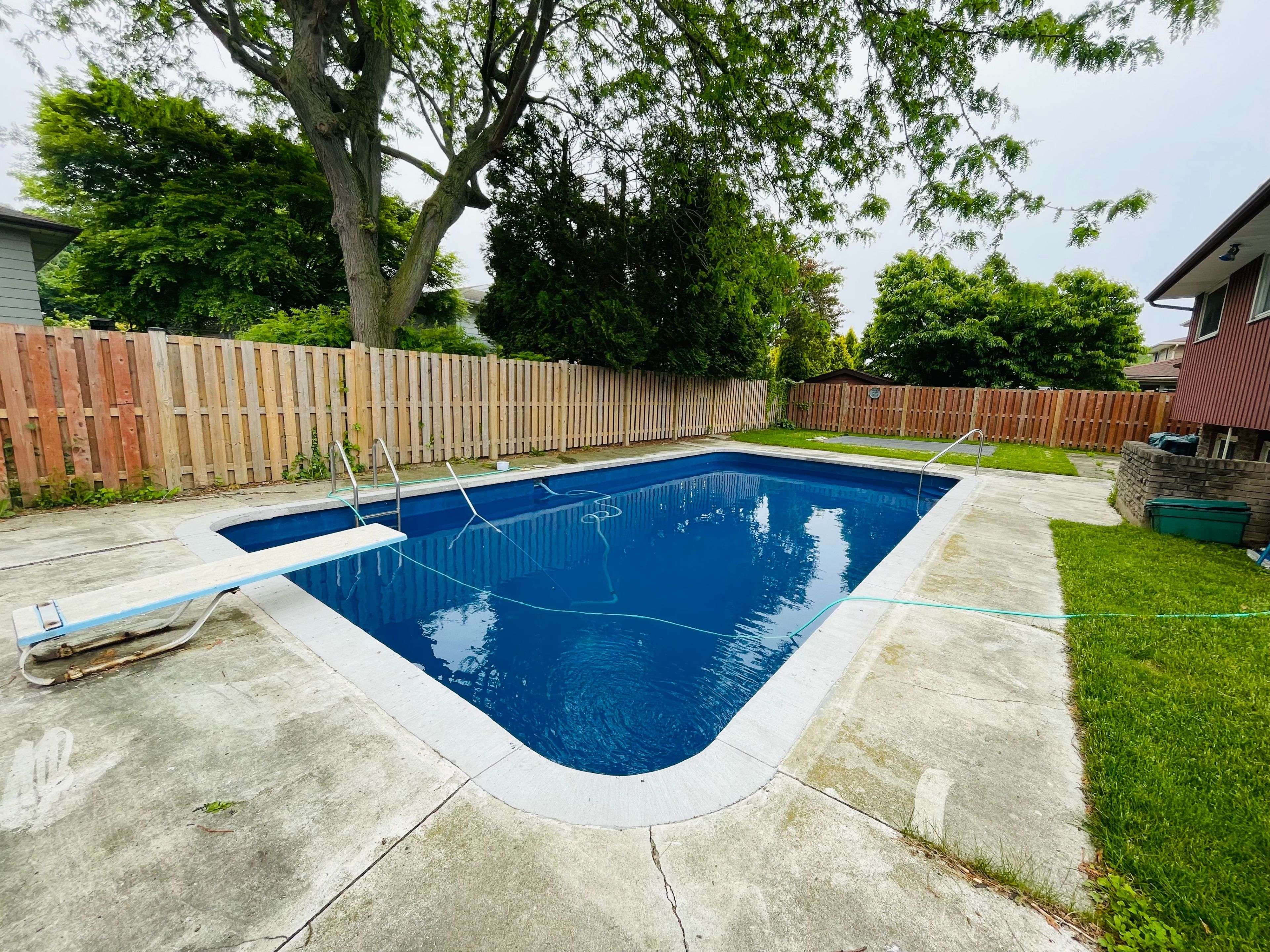 St. Catharines, ON L2N 5Y3,15 Bayshore CRES
