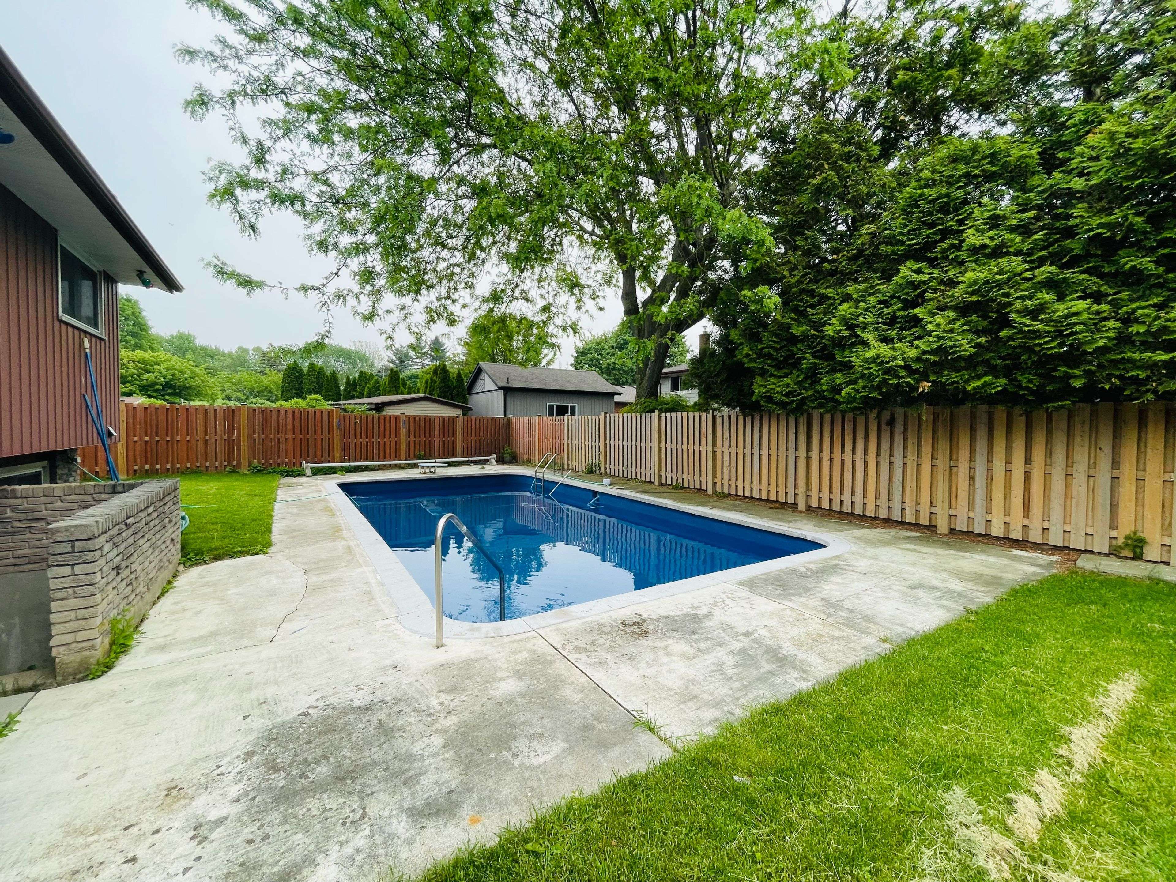 St. Catharines, ON L2N 5Y3,15 Bayshore CRES