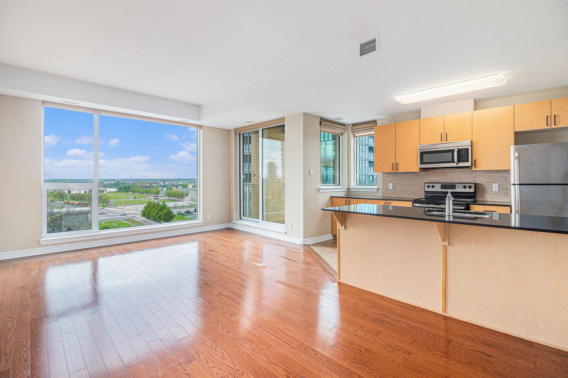 West Centre Town, ON K1R 0A8,250 Lett ST #906