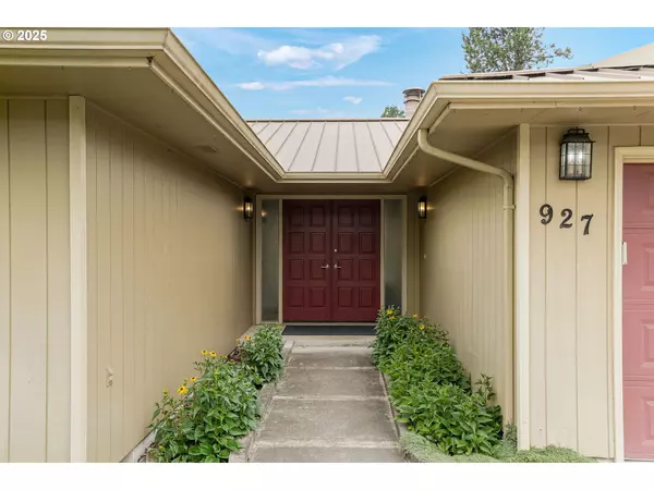 Salem, OR 97317,927 MUNKERS CT SE