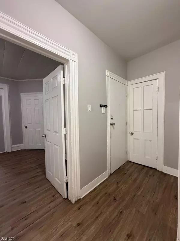 Elizabeth City, NJ 07201,1124 Hampton Pl