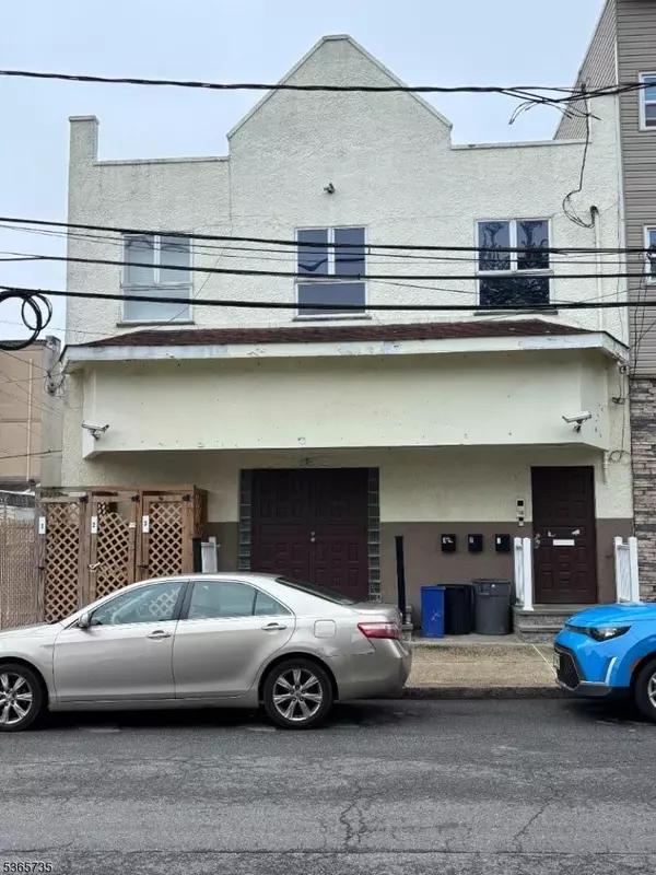 74 Walnut St, Newark City, NJ 07102