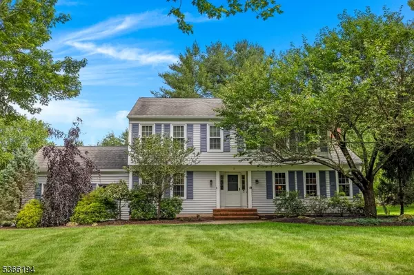 2 Kerry Pl, Mount Olive Twp., NJ 07836