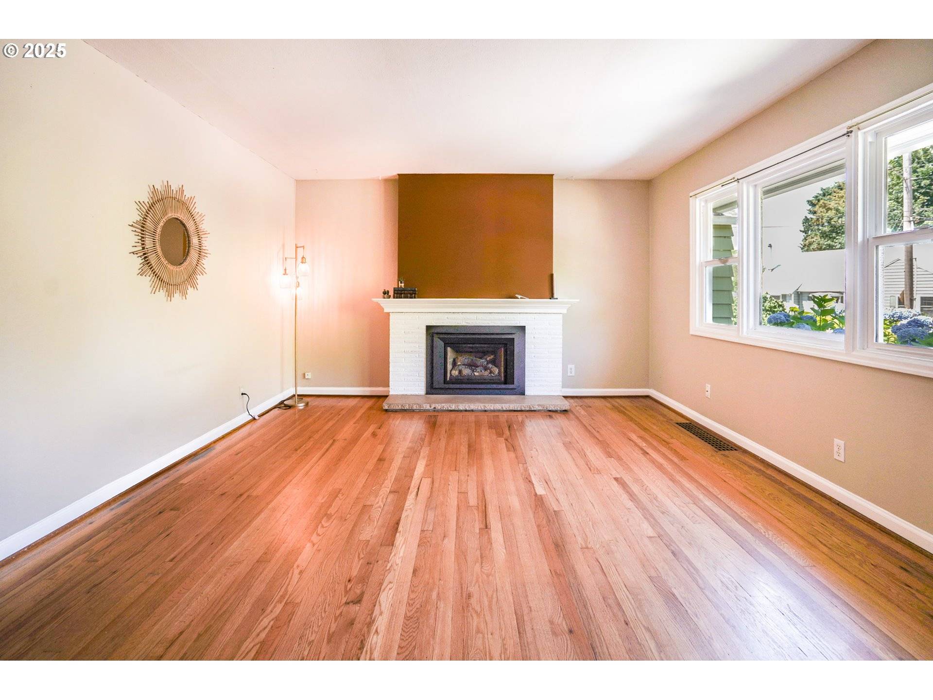 Portland, OR 97220,8800 NE SISKIYOU ST