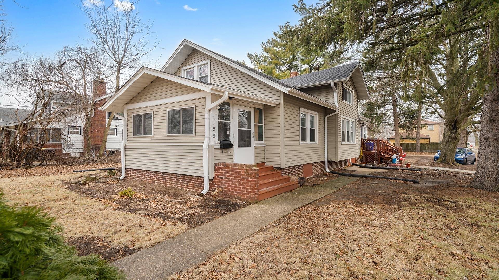 122 Bayliss Avenue, Rockford, IL 61101