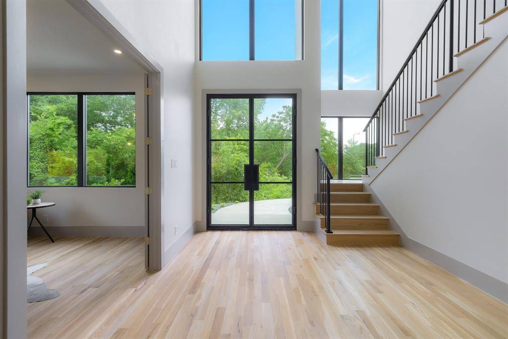 Dallas, TX 75214,6984 Santa Barbara Drive