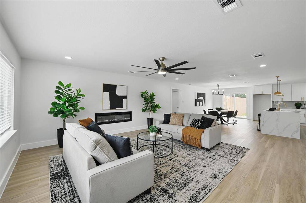 Dallas, TX 75229,3173 Catamore Lane