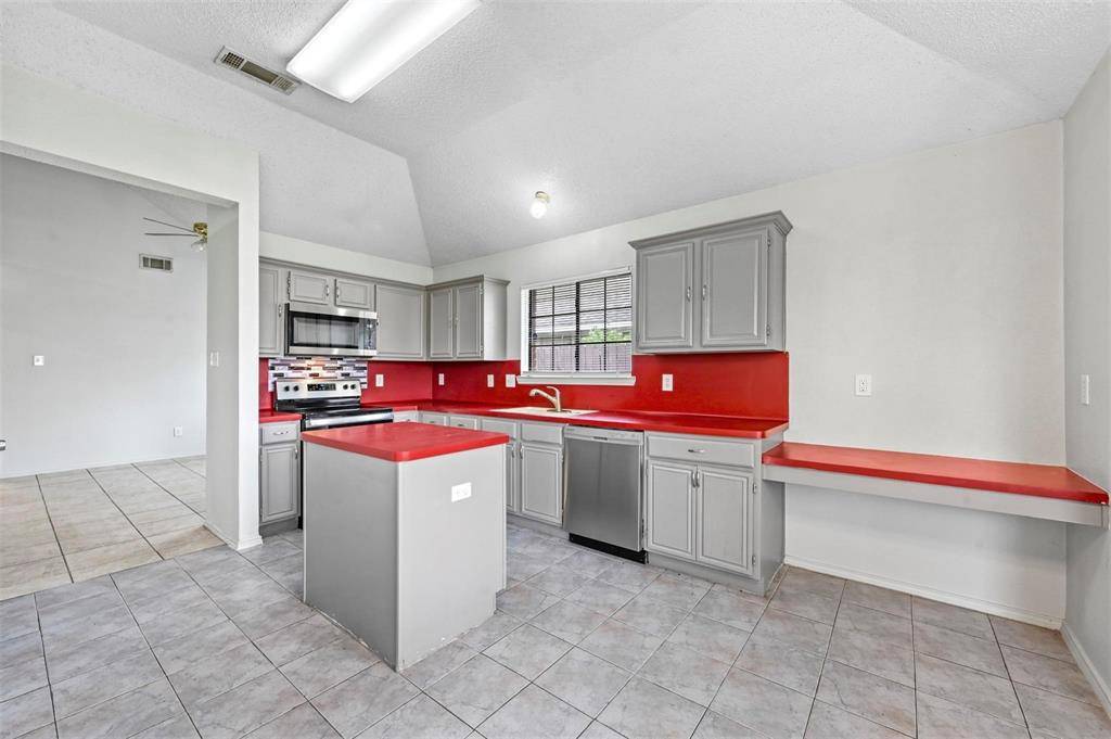Mesquite, TX 75181,2338 Stillwater Drive