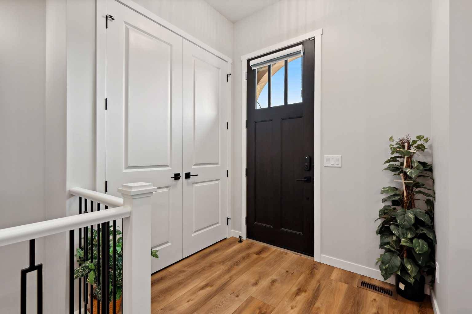 Calgary, AB T3M 2Z6,537 Marine DR Southeast