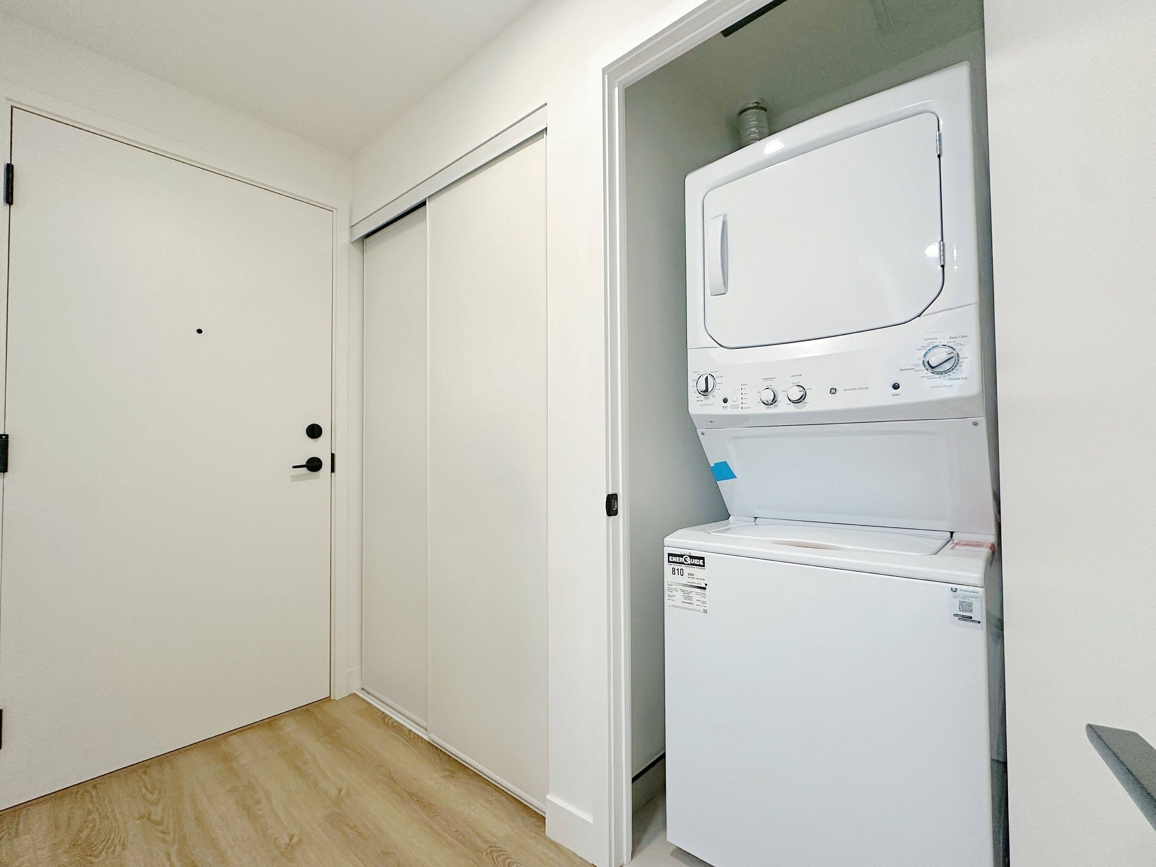 Toronto E02, ON M4L 0B7,1050 Eastern AVE #328