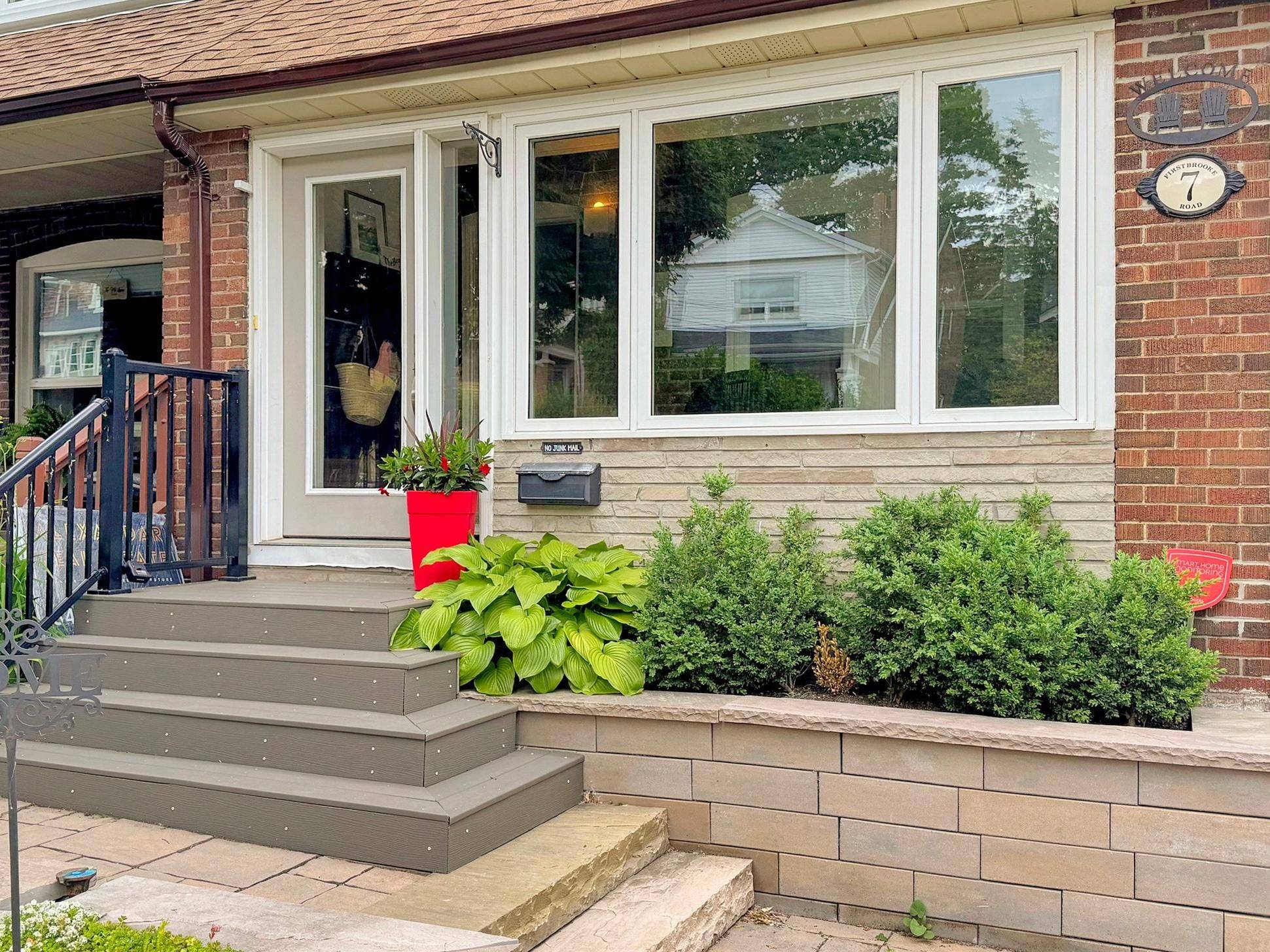 Toronto E02, ON M4E 2L2,7 Firstbrooke RD