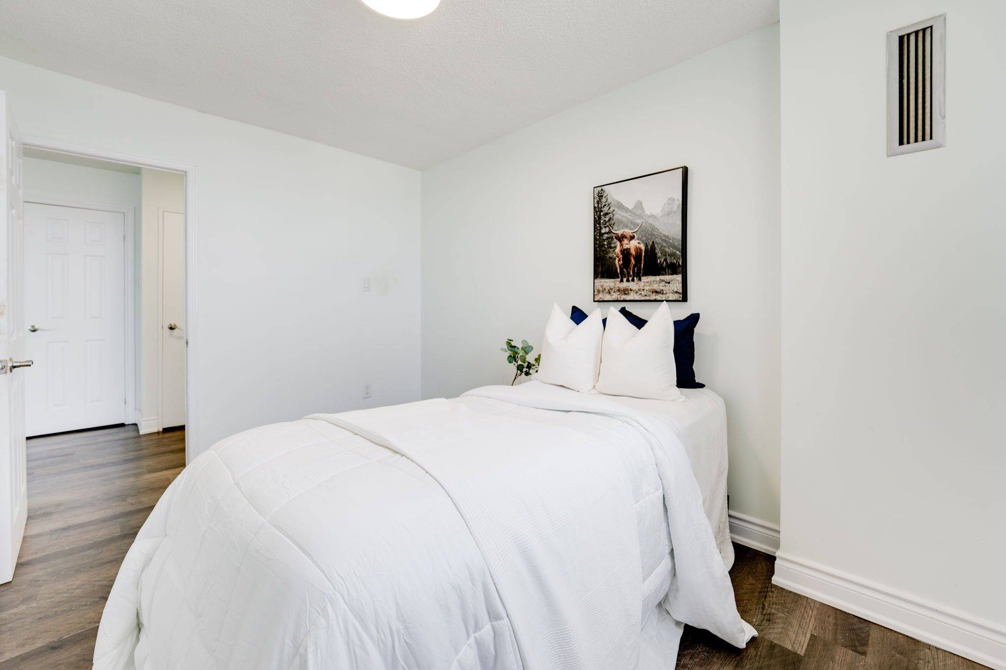 Toronto E04, ON M1P 4V3,301 Prudential DR #1002