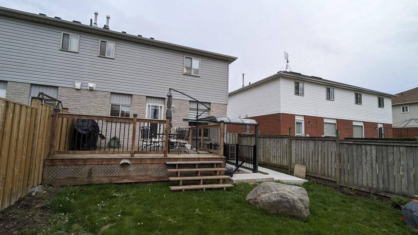 Oshawa, ON L1K 2L4,1596 Fieldgate DR