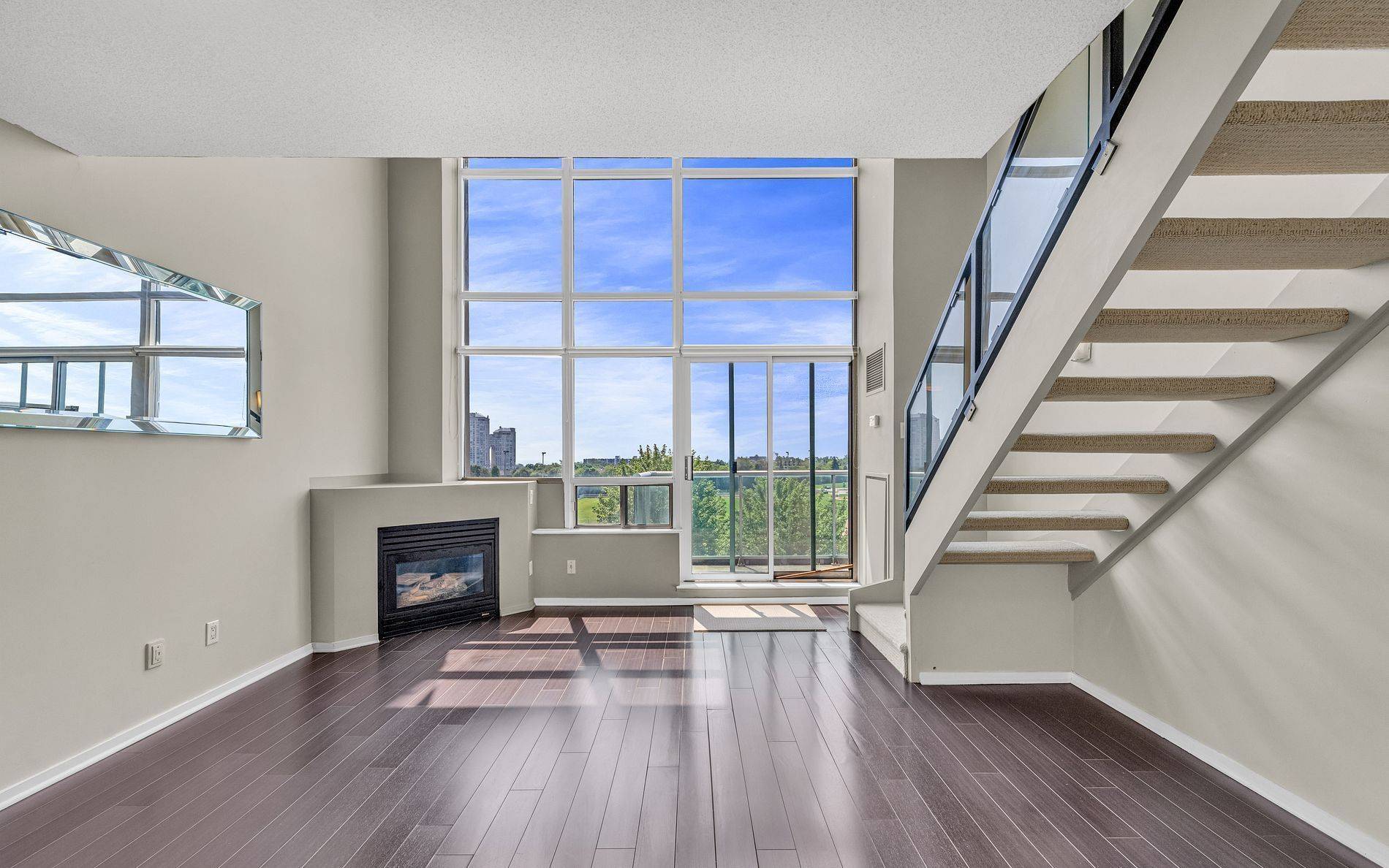 Toronto W06, ON M8Y 3Y9,200 Manitoba ST #412