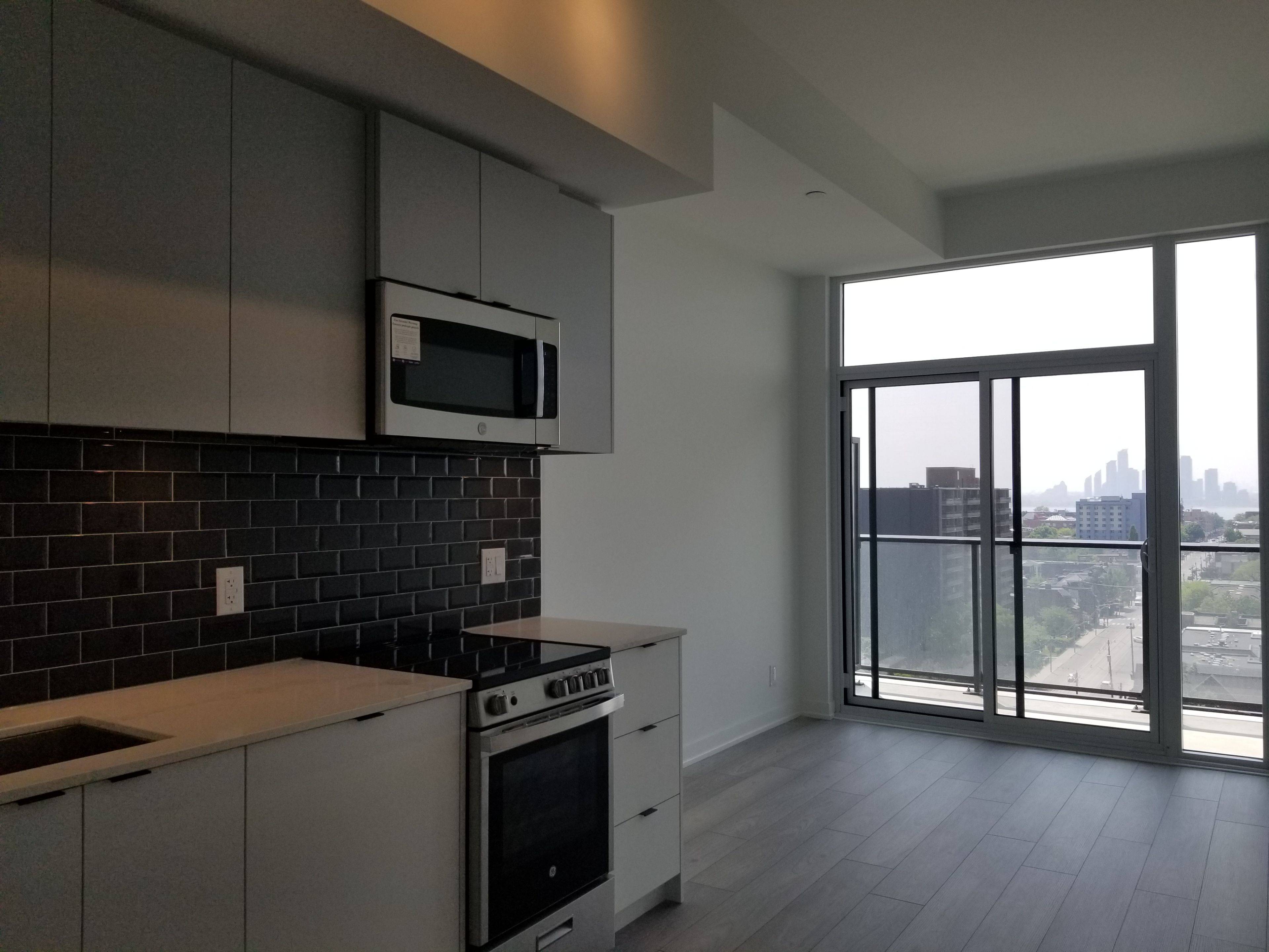 Toronto W01, ON M6K 0J2,285 Dufferin ST #1122