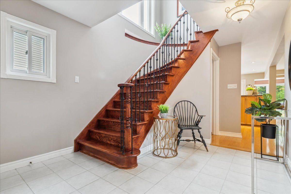 Mississauga, ON L5N 6A8,3350 Columbine CRES