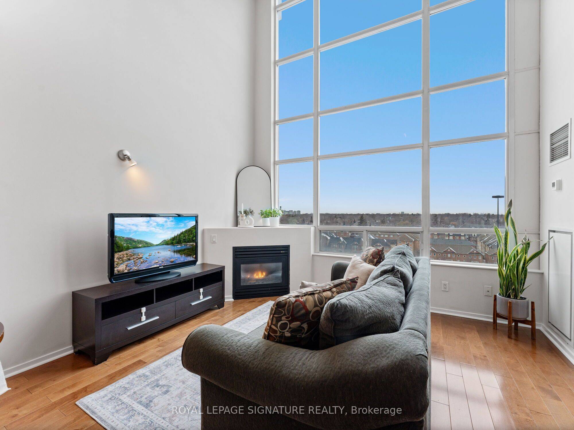 Toronto W06, ON M8Y 3Y9,200 Manitoba ST #620