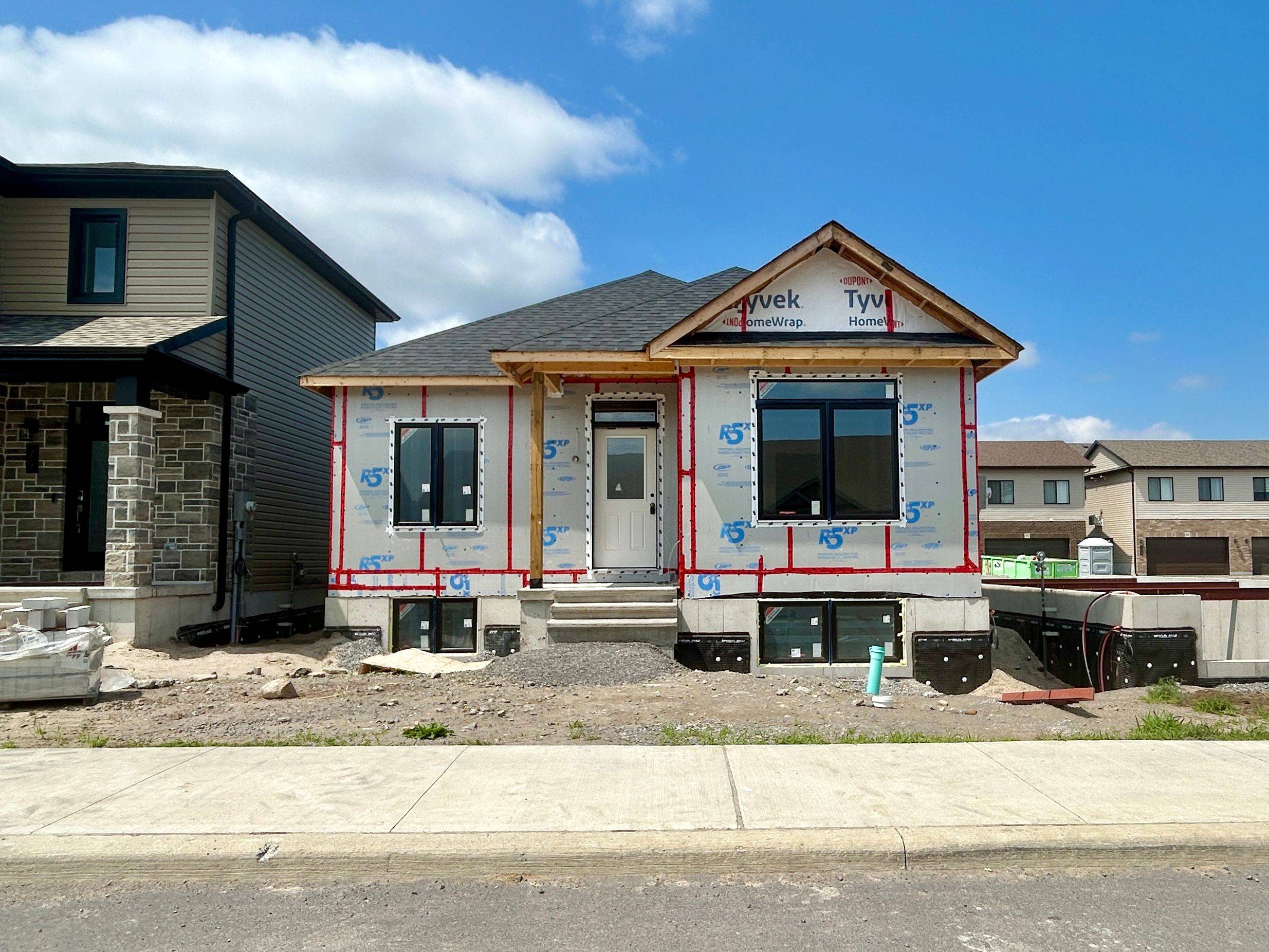 Belleville, ON K8N 0T1,81 Athabaska DR