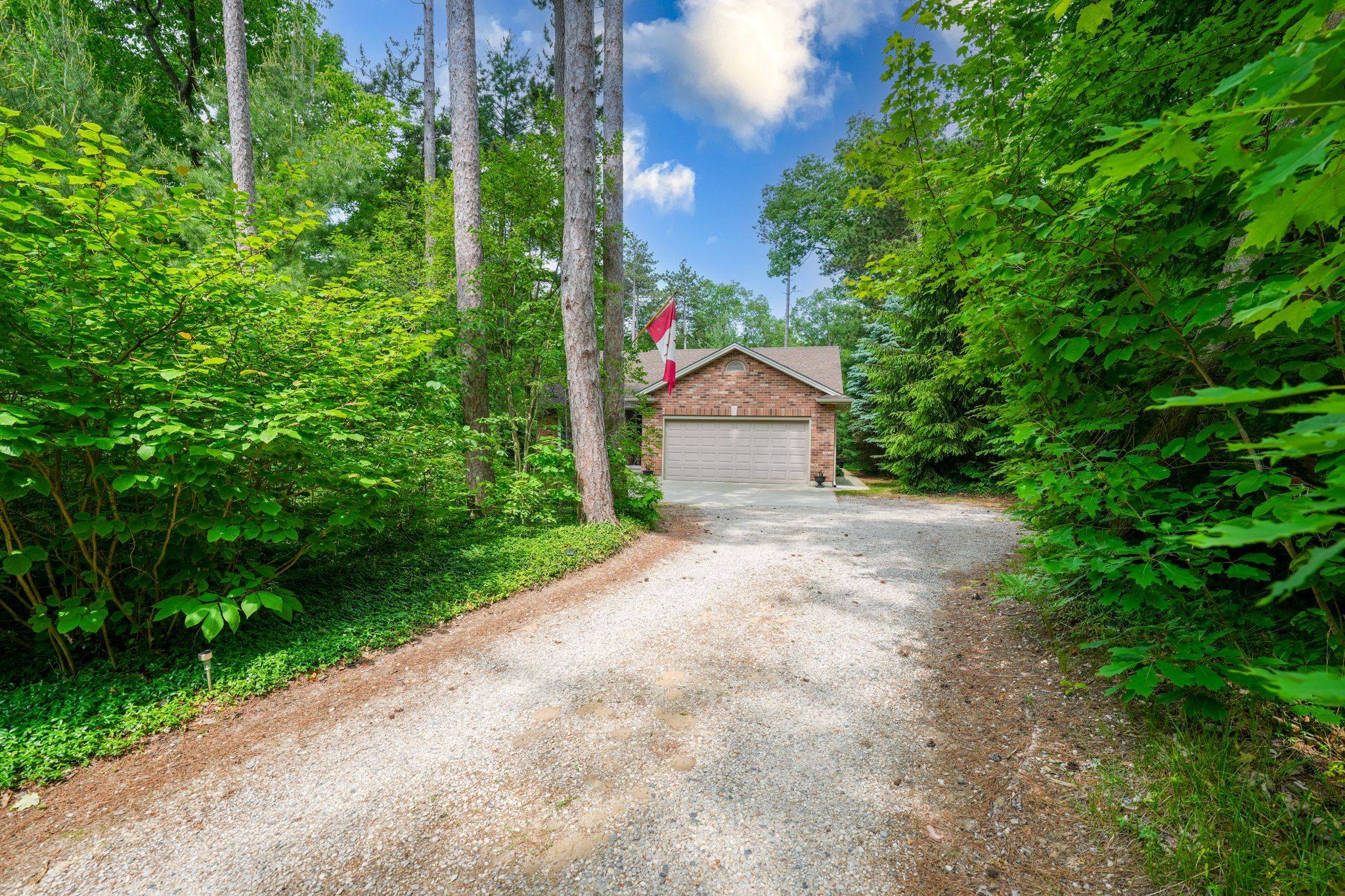 Lambton Shores, ON N0M 1T0,9940 Old River RD