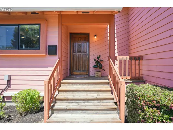 2027 SE LEXINGTON ST, Portland, OR 97202