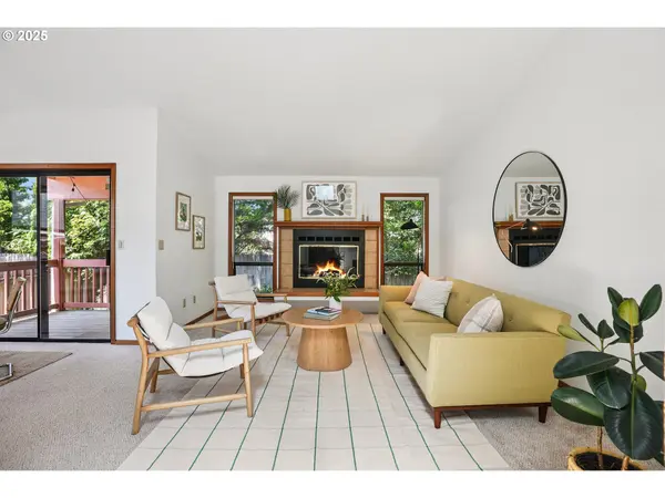 2027 SE LEXINGTON ST, Portland, OR 97202