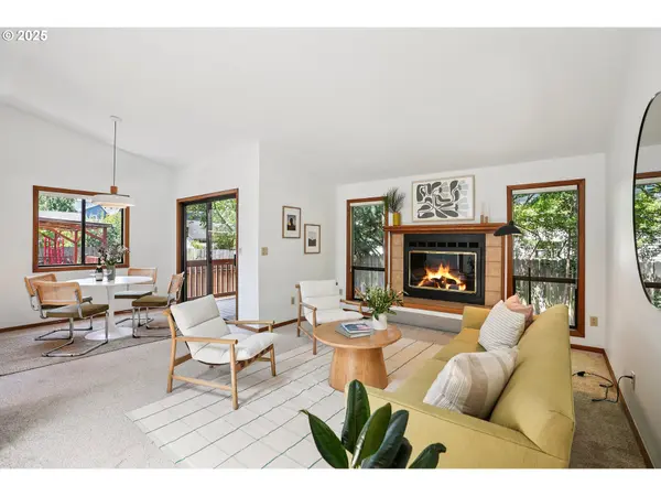 2027 SE LEXINGTON ST, Portland, OR 97202