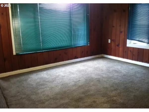 Springfield, OR 97477,2260 D ST