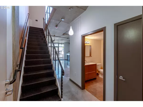 Portland, OR 97209,1030 NW 12TH AVE #526