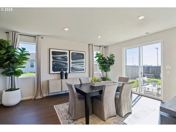 1004 Legacy LN, Eugene, OR 97402