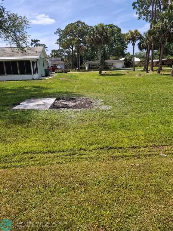 Fort Pierce, FL 34951,7904 Lockwood Dr