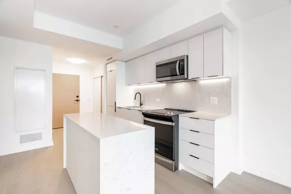 Collingwood, ON L9Y 1C3,31 Huron ST #412