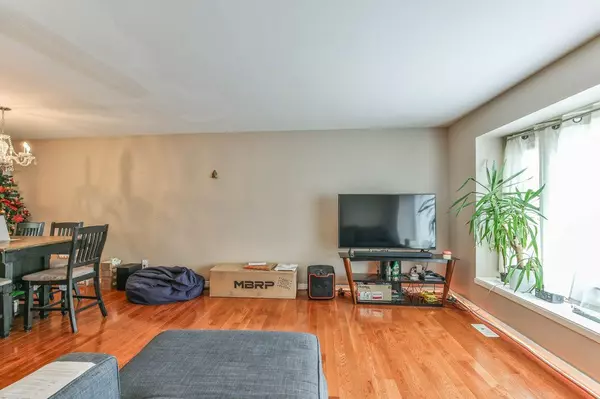 London North, ON N5X 1Z1,4 MAXWELL CRES