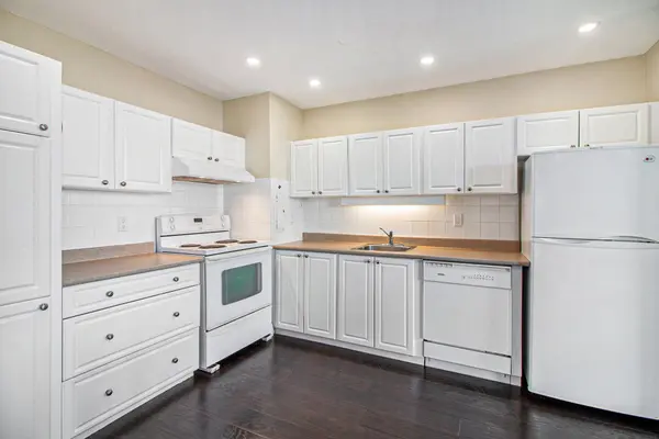 Billings Bridge - Riverside Park And Area, ON K1V 8W6,2951 Riverside DR #1201