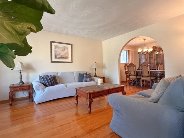 Hamilton, ON L8V 4R4,233 Lawnhurst CT