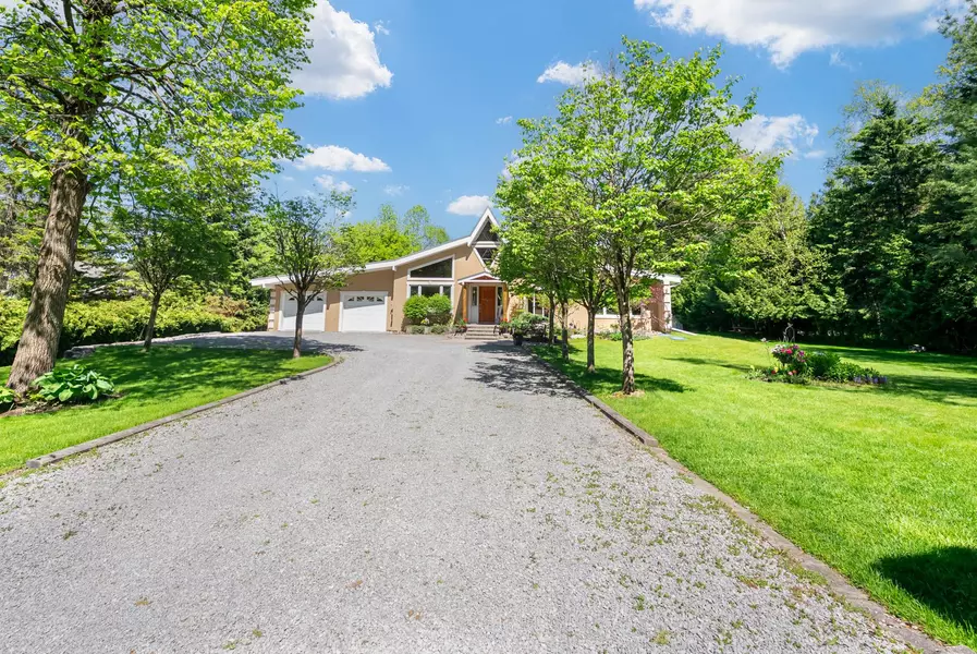 15 Linda RD, Georgina, ON L0C 1L0