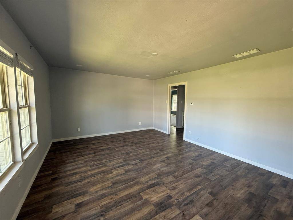 Kemp, TX 75143,612 E 8th Street