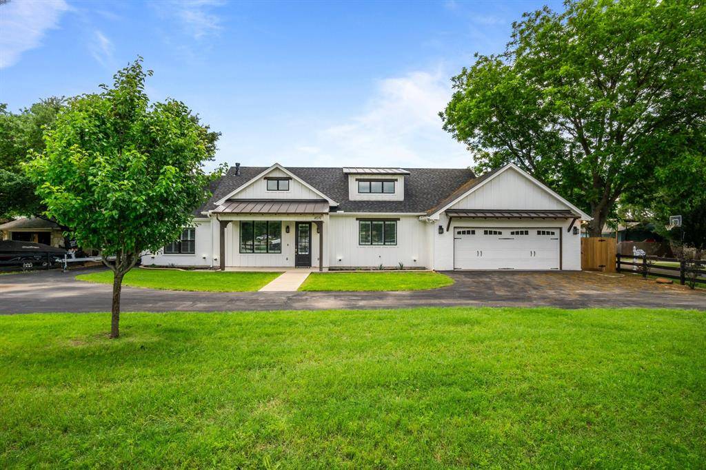 4519 Blue Heron Court,  Granbury,  TX 76049