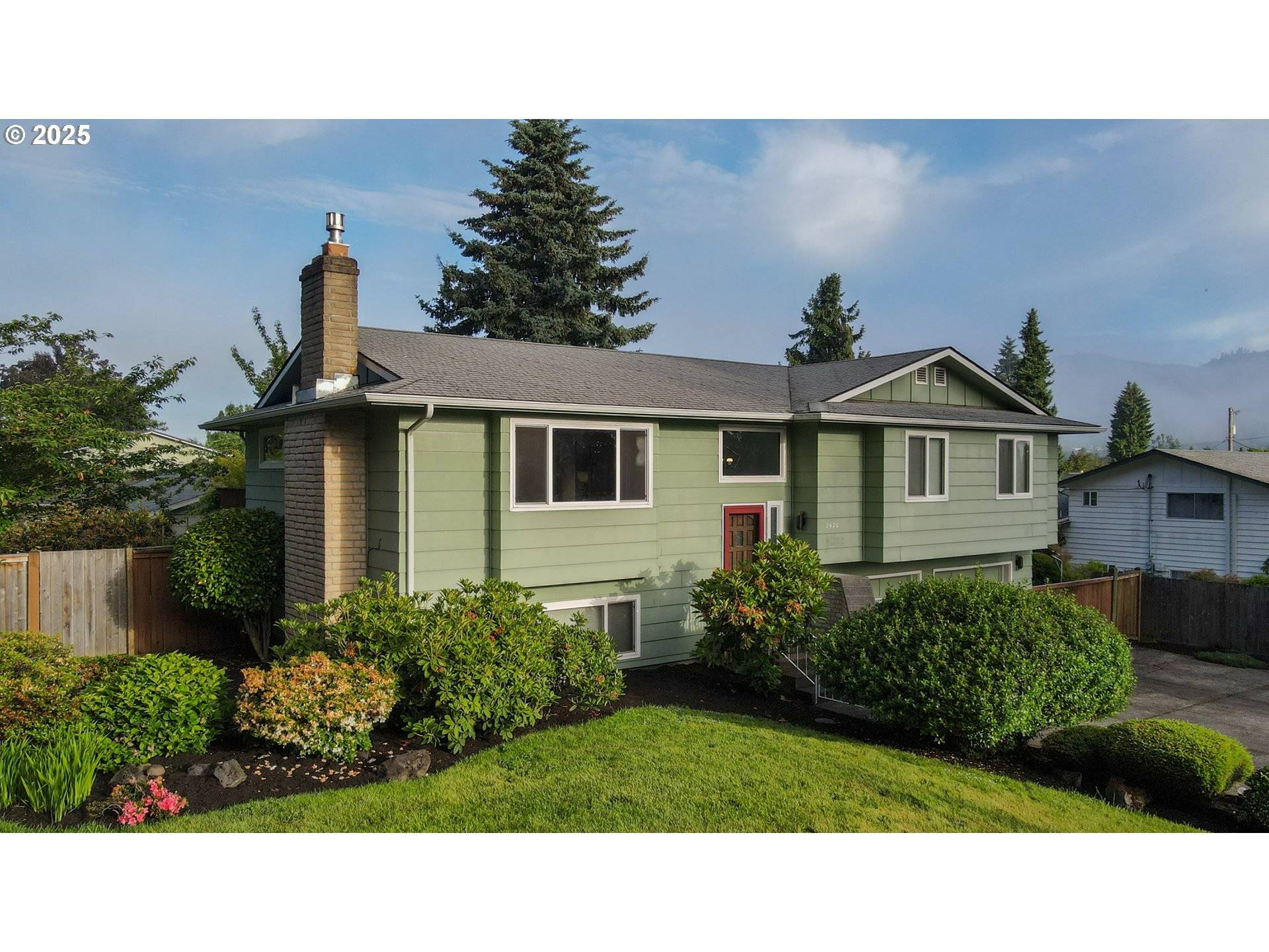 2420 37TH ST, Springfield, OR 97477