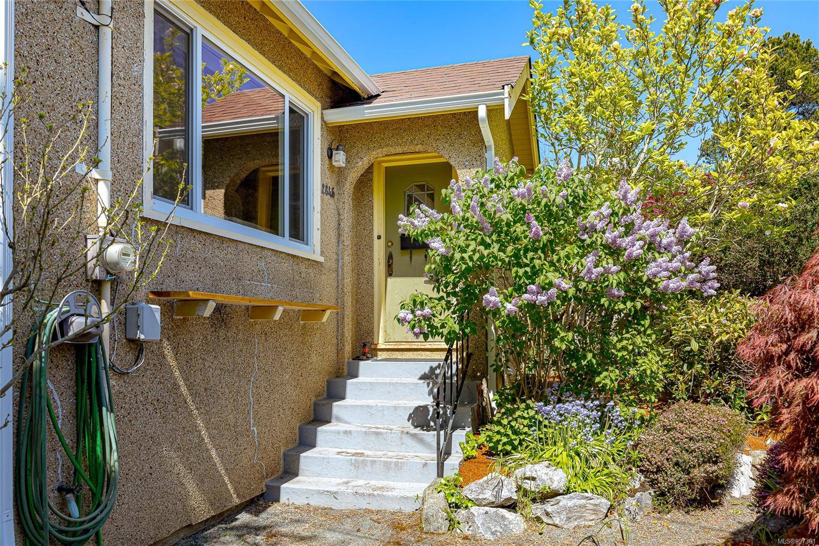 Saanich, BC V9A 2K7,2846 Austin Ave